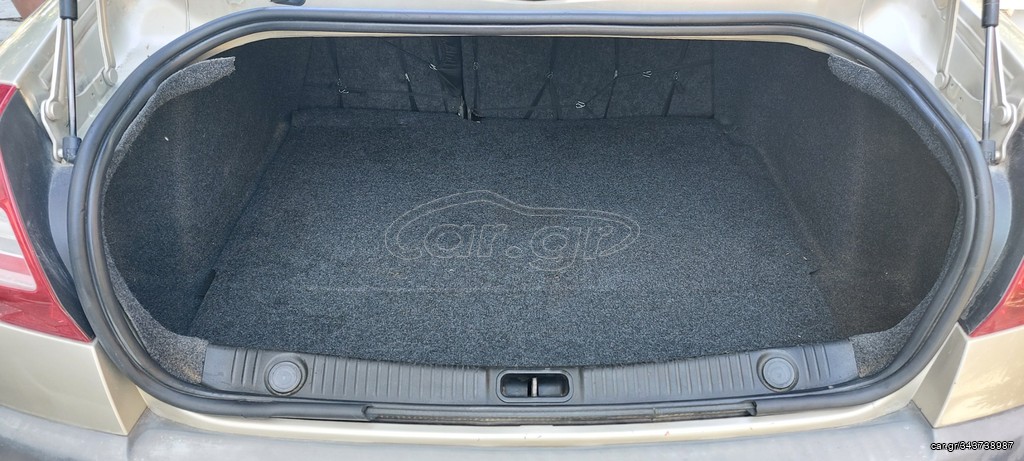 Renault Megane (2006) 1.6 - Image 11